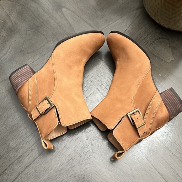 Vionic Women's Sienna Boots - Picture 9 of 15